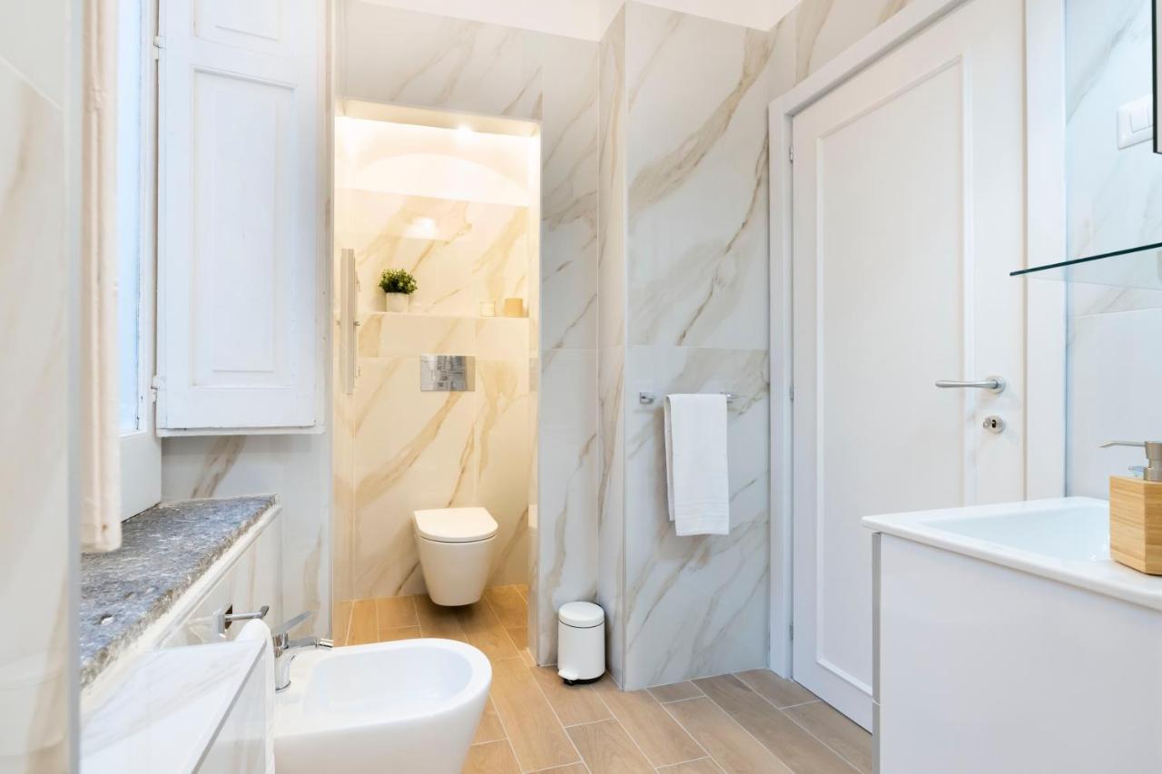 Domus Decumana Apartment เนเปิลส์ ภายนอก รูปภาพ
