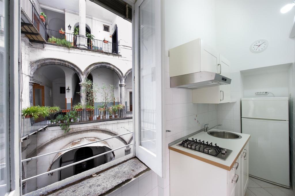 Domus Decumana Apartment เนเปิลส์ ห้อง รูปภาพ